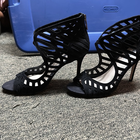 Black cage style BCBGeneration heels - Picture 2 of 5